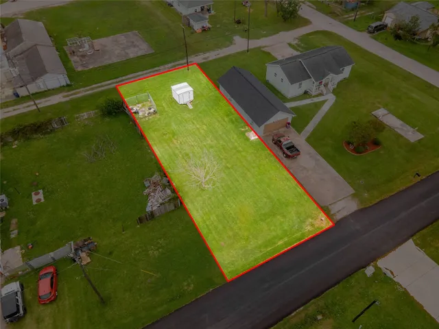 an aerial view of a tennis ground