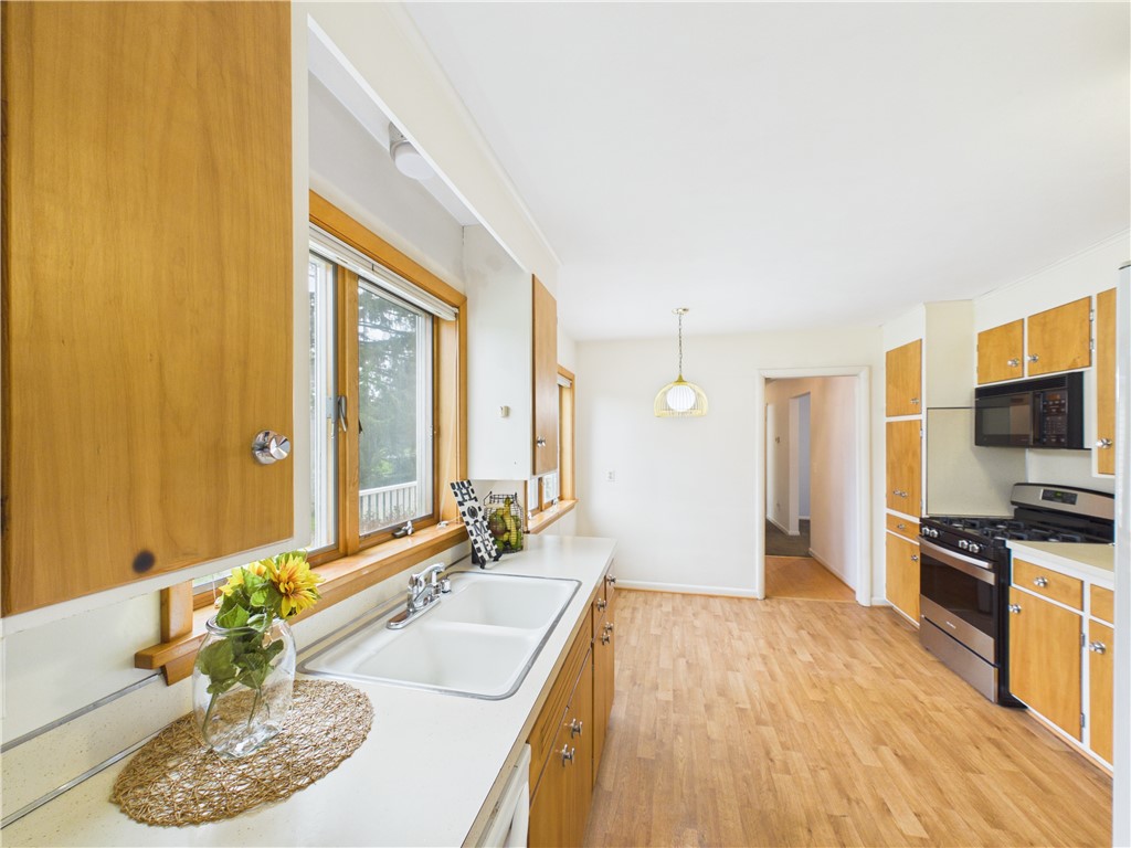 2020 Baird Road Penfield, NY 14526 - Photo 9 of 50 Gallery Image 9