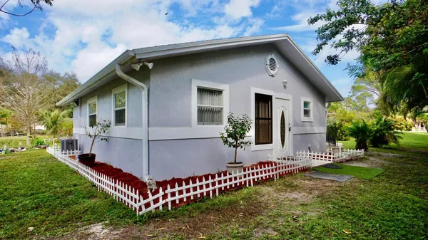 $2,000 | 11354 63rd Lane North, West Palm Beach, FL 33412