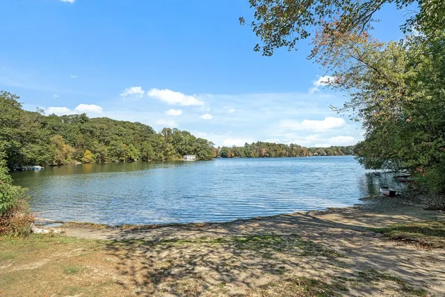 $799,000 | 233 Lakeshore Drive, Wayland, MA 01778