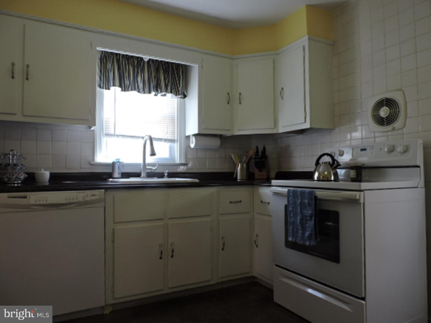 836 Westfield Road Springfield, PA 19064 - Photo 8 of 13 Kitchen