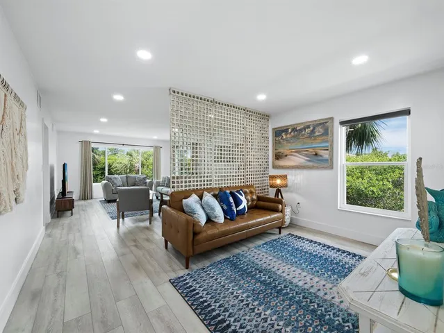 $599,000 | 3320 Gulf Of Mexico Drive, Unit 208C, Longboat Key, FL 34228