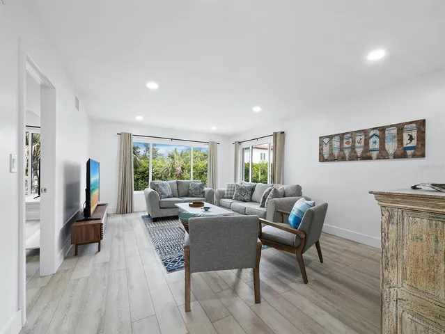 $599,000 | 3320 Gulf Of Mexico Drive, Unit 208C, Longboat Key, FL 34228