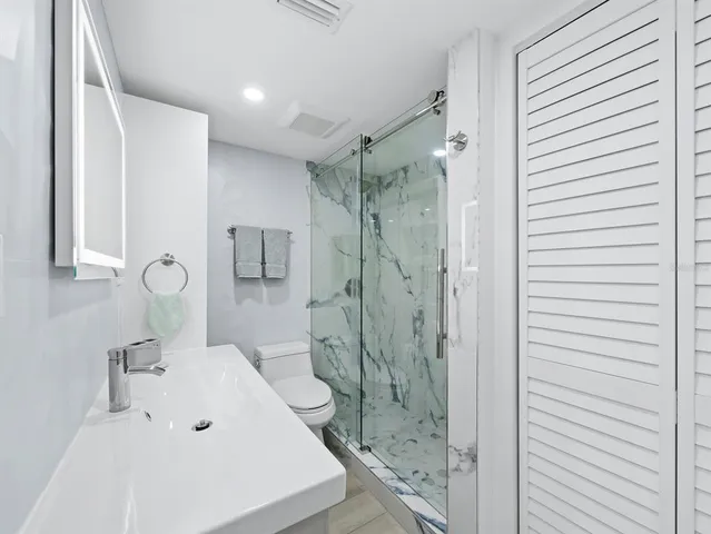 $599,000 | 3320 Gulf Of Mexico Drive, Unit 208C, Longboat Key, FL 34228