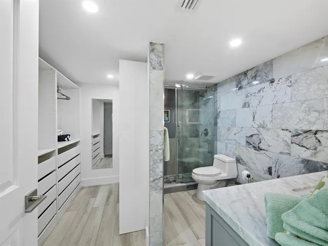 $599,000 | 3320 Gulf Of Mexico Drive, Unit 208C, Longboat Key, FL 34228