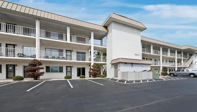 $599,000 | 3320 Gulf Of Mexico Drive, Unit 208C, Longboat Key, FL 34228