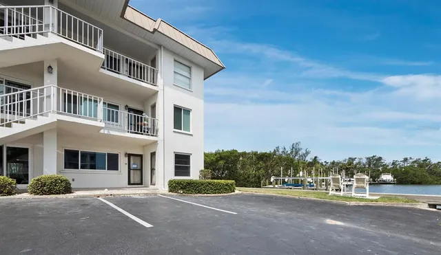$599,000 | 3320 Gulf Of Mexico Drive, Unit 208C, Longboat Key, FL 34228