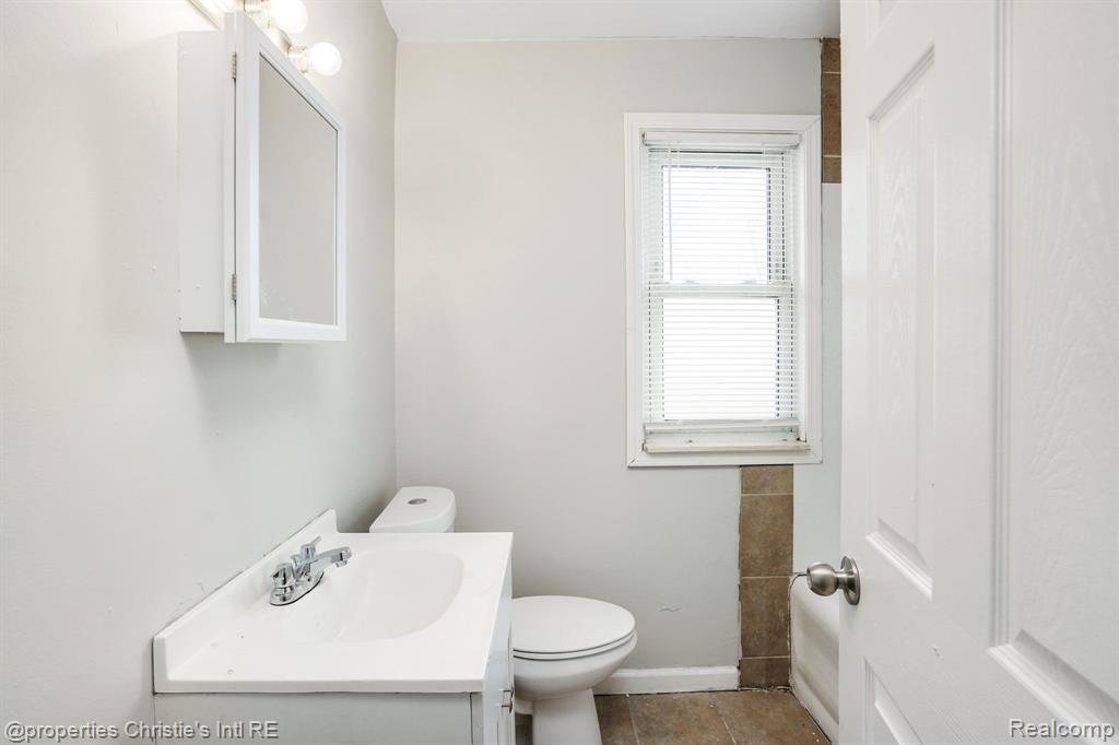 15095 Prest Street Detroit, MI 48227 - Photo 10 of 14
