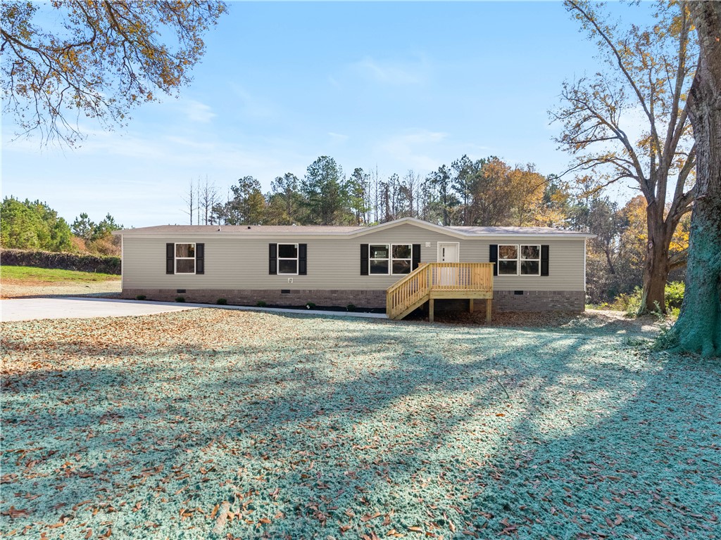 401 Mormon Church Road Seneca, SC 29678 - Photo 2 of 43 A welcoming home with a new front deck awaits its next occupants.