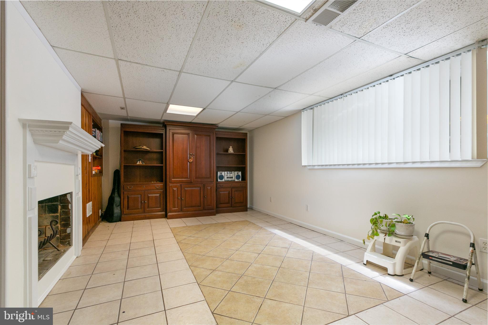 5408 Heming Avenue Springfield, VA 22151 - Photo 19 of 27 family room