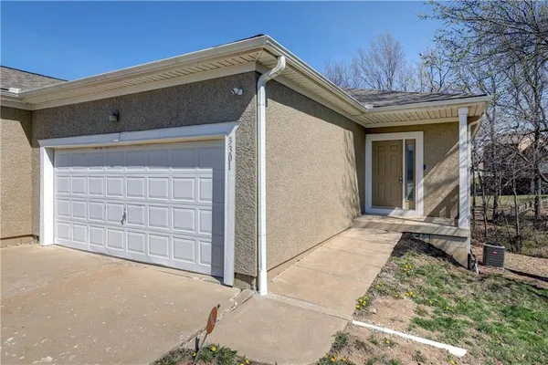 $250,000 | 3301 North 103rd Terrace, Kansas City, KS 66109