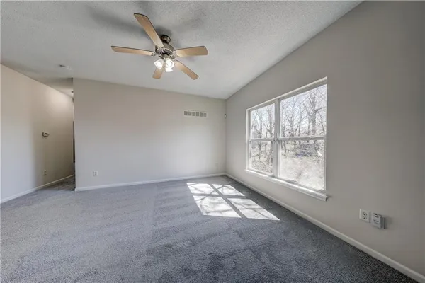 $250,000 | 3301 North 103rd Terrace, Kansas City, KS 66109