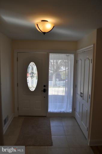 511 East Indian Spring Drive Silver Spring, MD 20901 - Photo 23 of 29 Entrance/Foyer