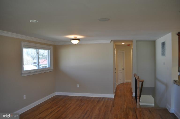 511 East Indian Spring Drive Silver Spring, MD 20901 - Photo 25 of 29 Living Room