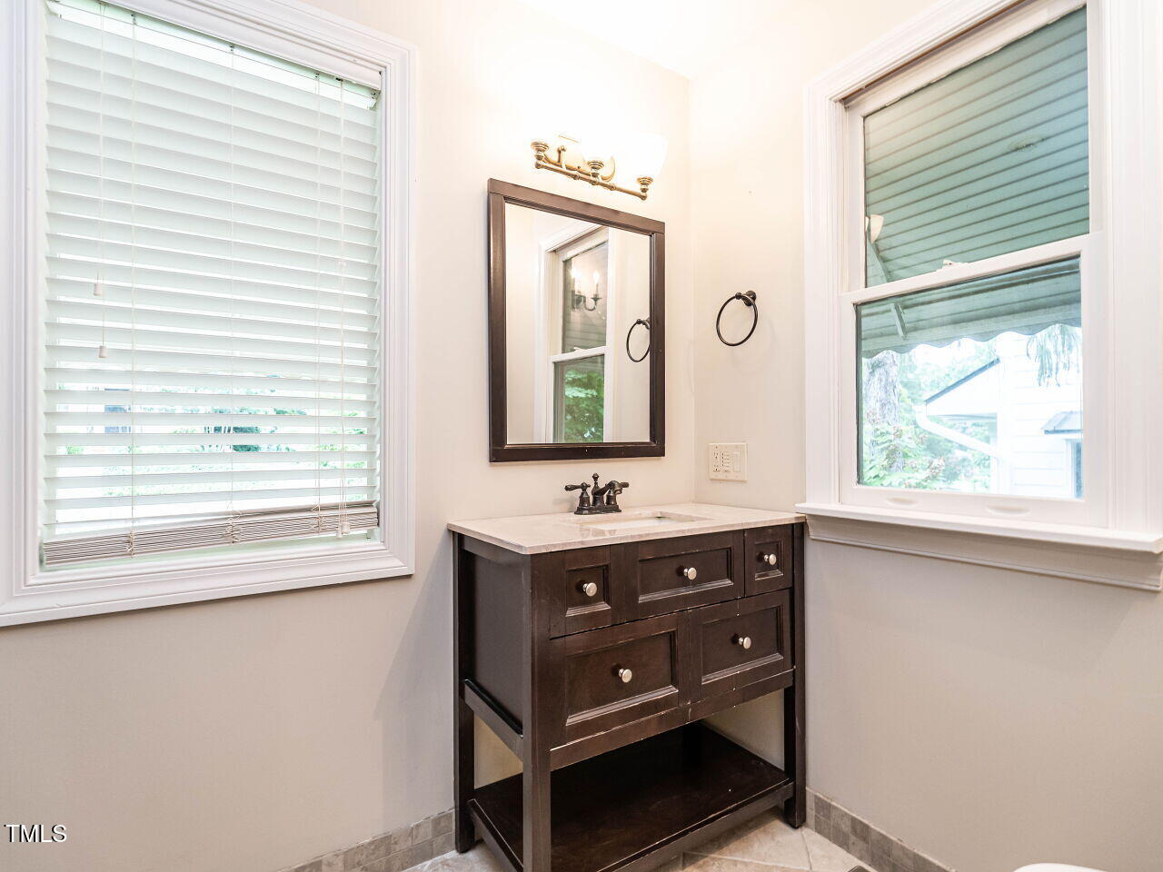 412 Morrison Avenue Raleigh, NC 27608 - Photo 14 of 26 018-1280x960-primary-bath