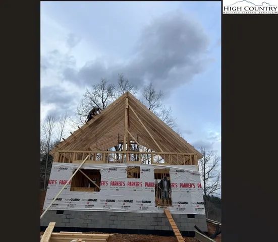 $548,300 | 310 Autumn Run Road, West Jefferson, NC 28694