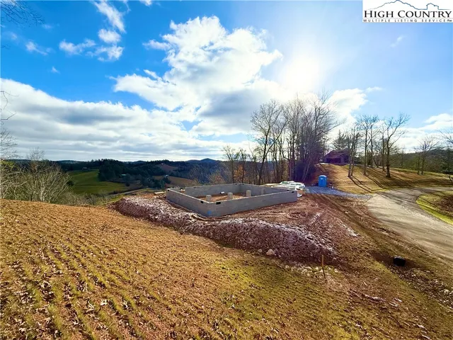 $558,300 | 310 Autumn Run Road, West Jefferson, NC 28694