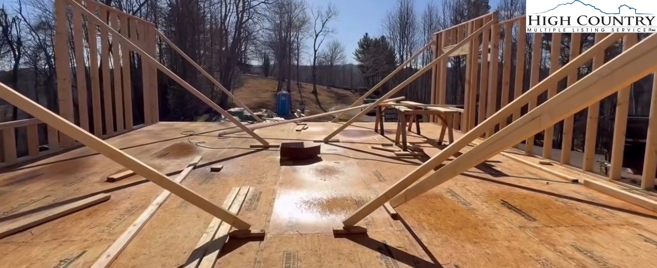 310 Autumn Run Road West Jefferson, NC 28694 - Photo 3 of 28