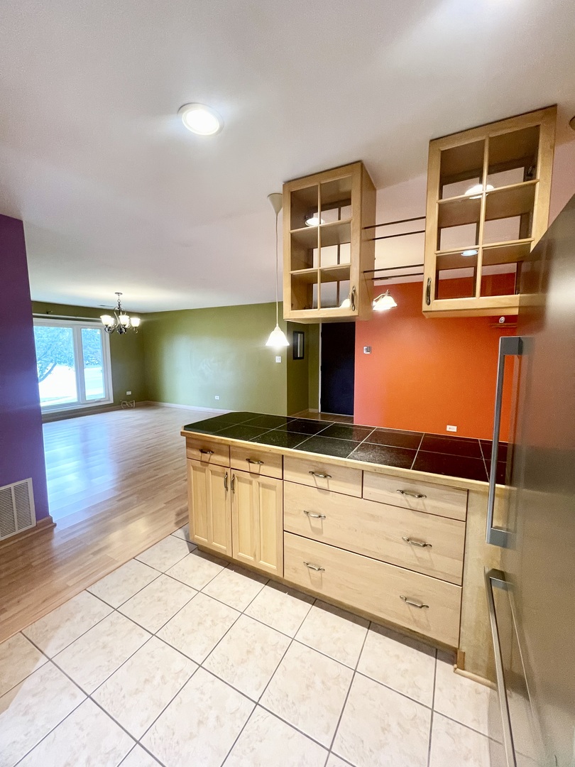 1306 South New Wilke Road, Unit 2B Arlington Heights, IL 60005 - Photo 11 of 27