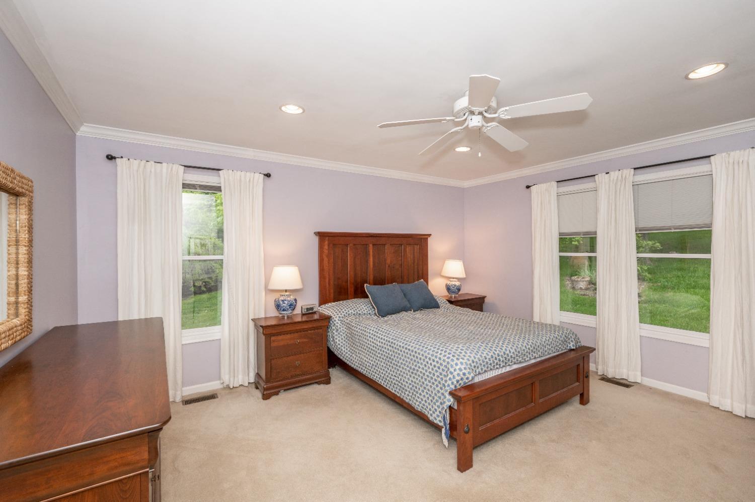 10024 Pebble Ridge Lane Cincinnati, OH 45252 - Photo 15 of 36 Gallery Image 15