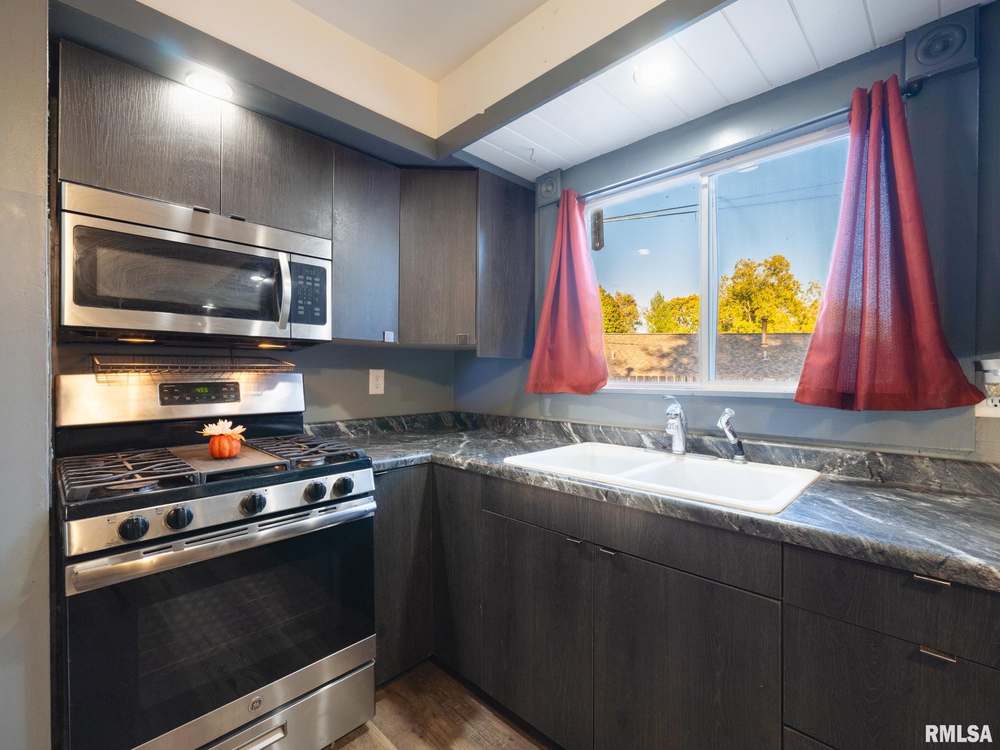 206 Temple Drive Washington, IL 61571 - Photo 20 of 40