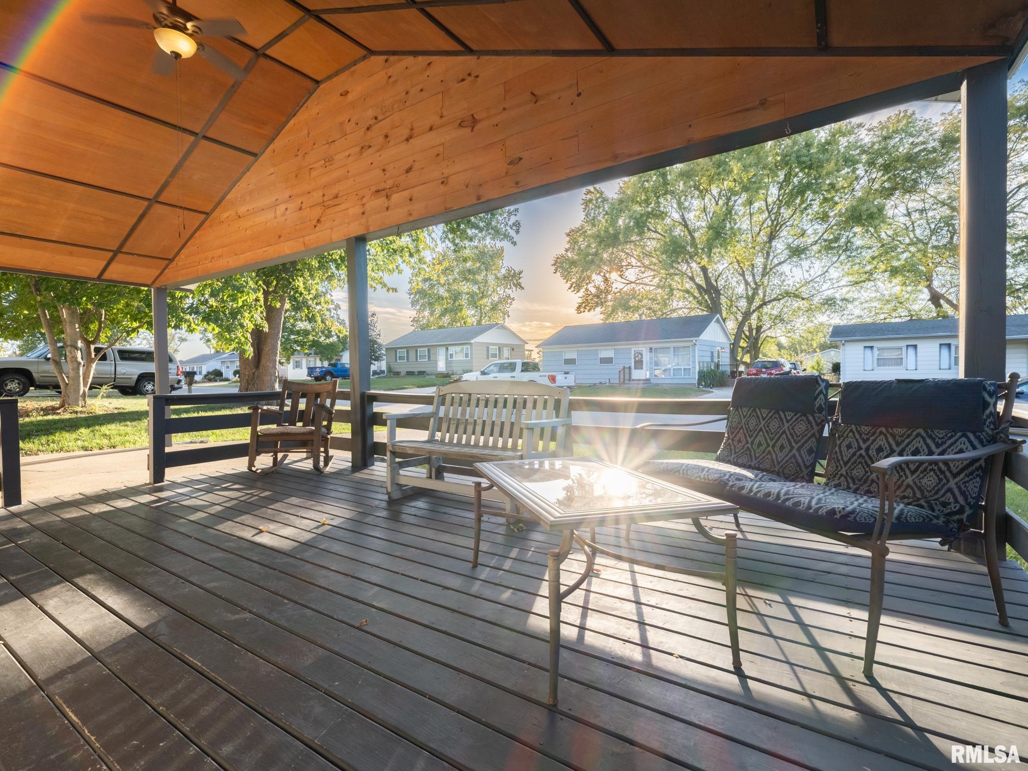 206 Temple Drive Washington, IL 61571 - Photo 3 of 40