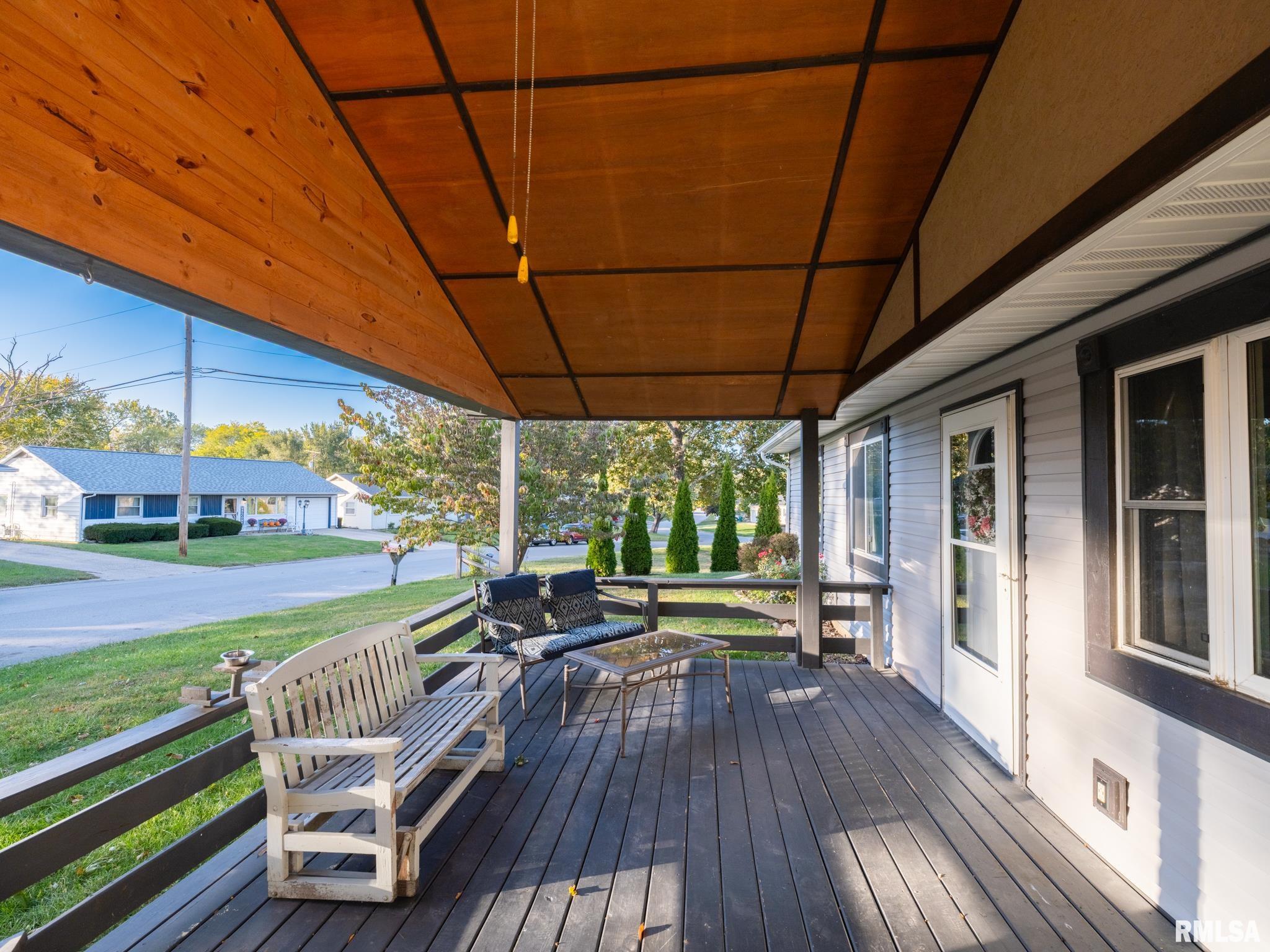 206 Temple Drive Washington, IL 61571 - Photo 5 of 40