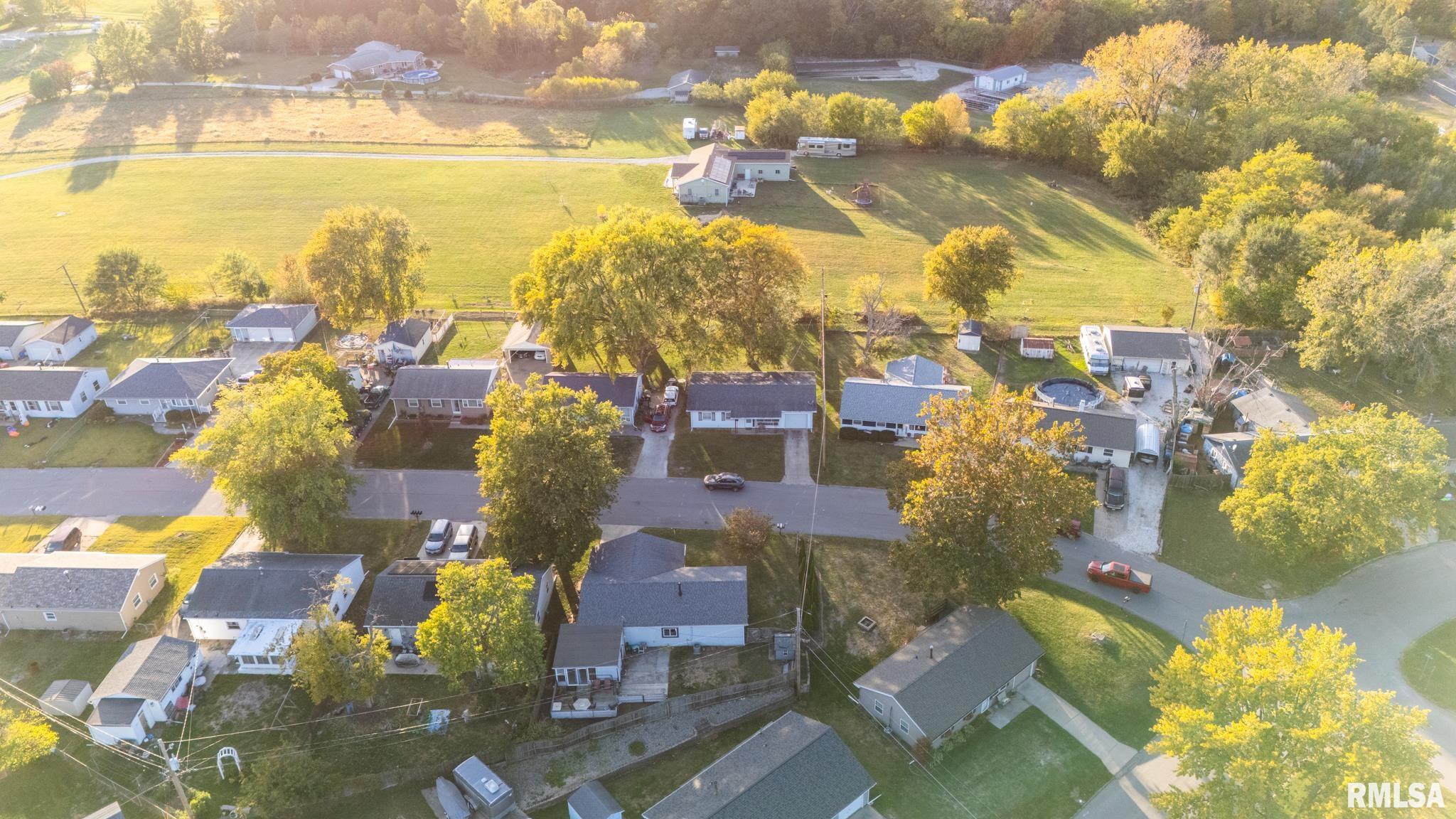 206 Temple Drive Washington, IL 61571 - Photo 8 of 40