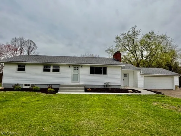 $330,000 | 6277 Shepler Church Avenue Southwest, Navarre, OH 44662