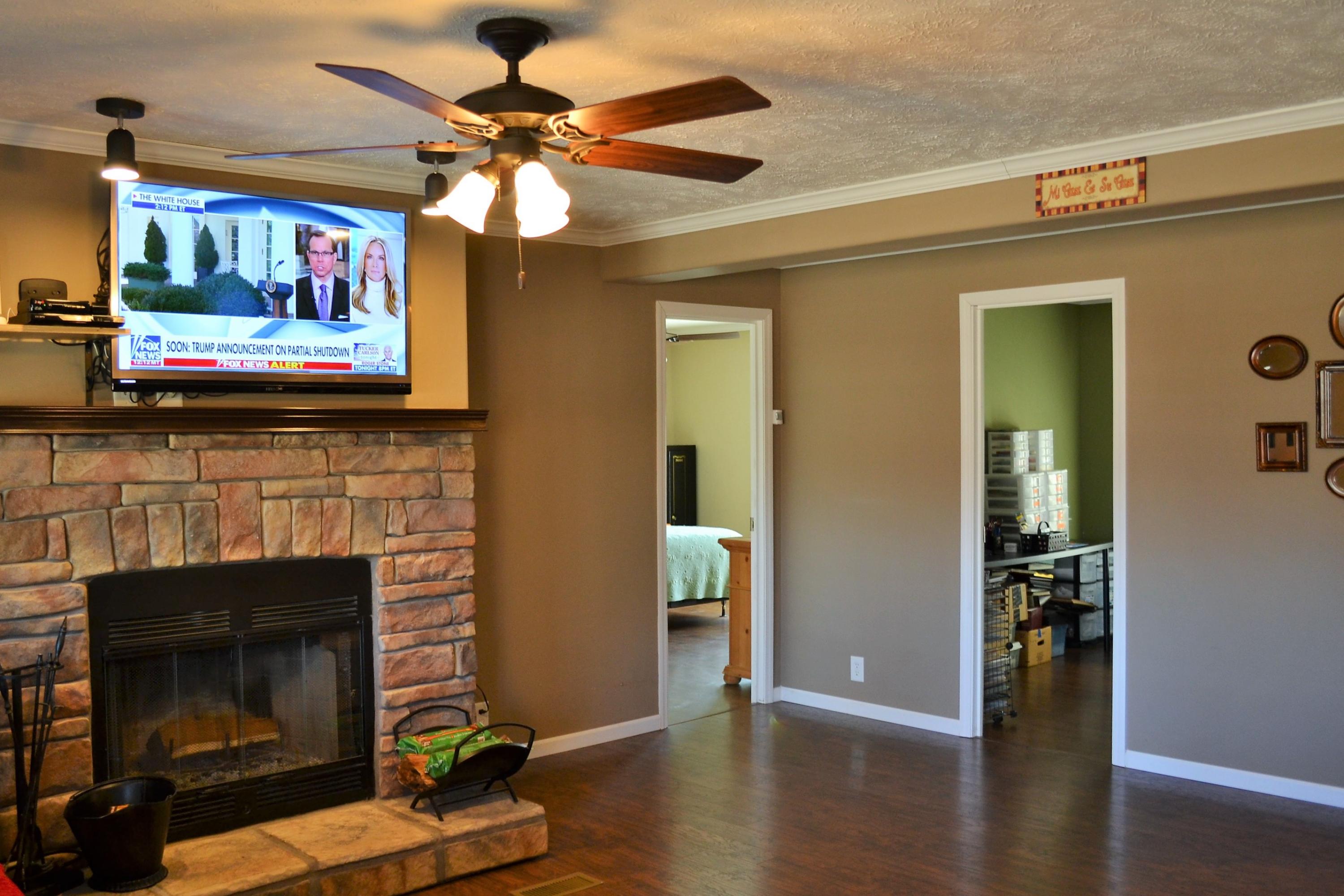 603 Tabletop Road Monterey, TN 38574 - Photo 3 of 40 From front door