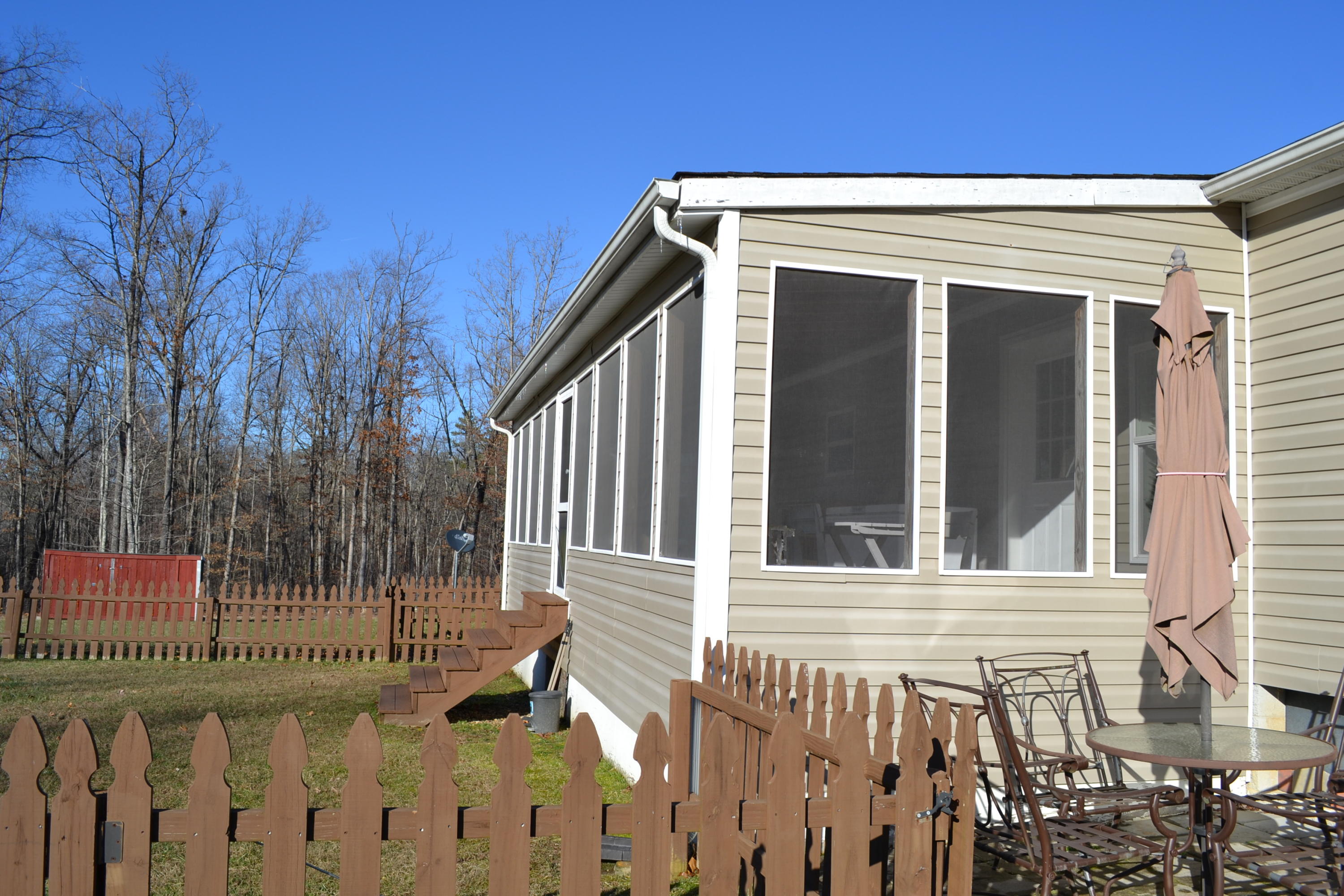 603 Tabletop Road Monterey, TN 38574 - Photo 40 of 40 Screened porch
