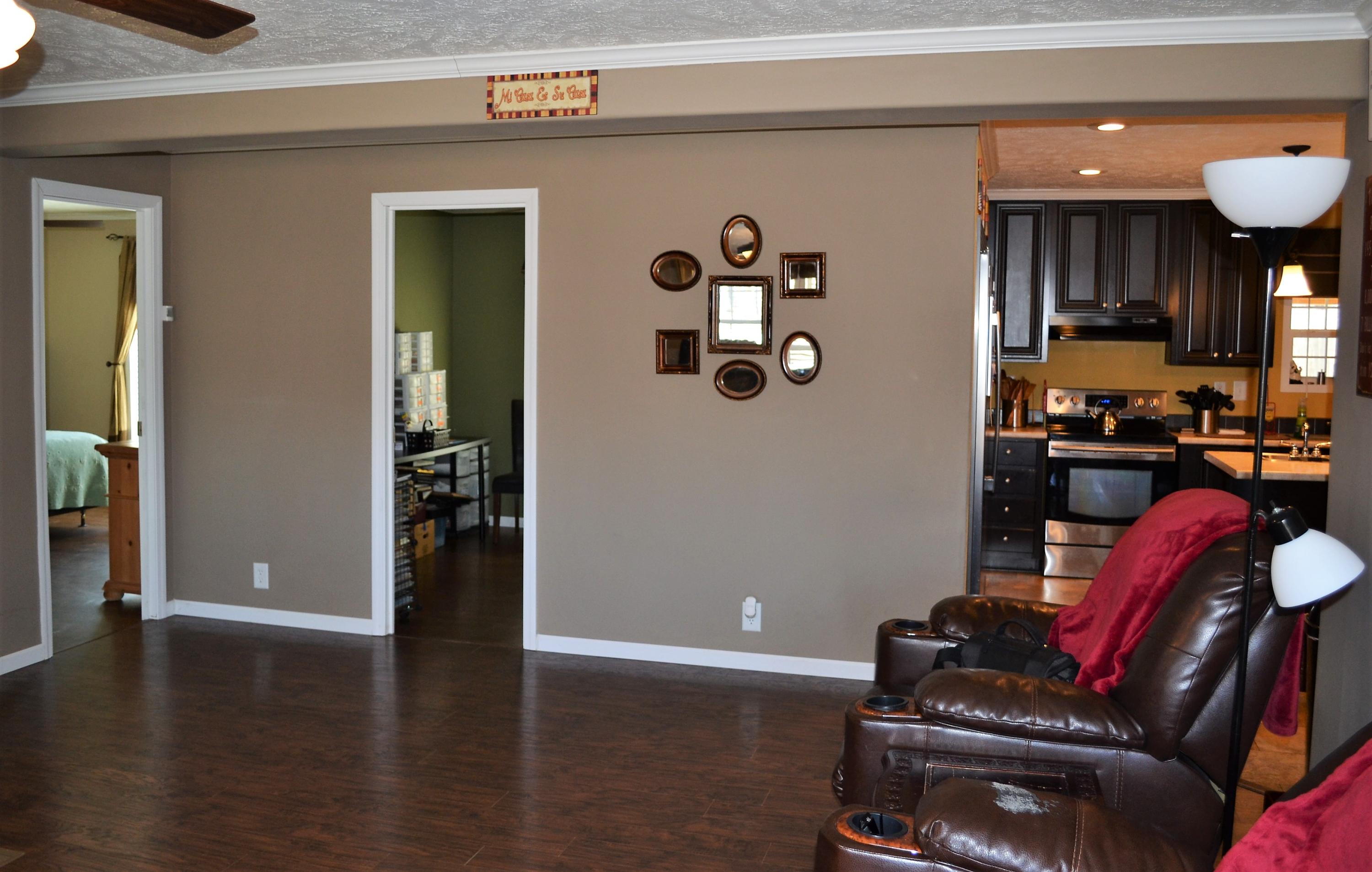 603 Tabletop Road Monterey, TN 38574 - Photo 6 of 40 Living room from front door