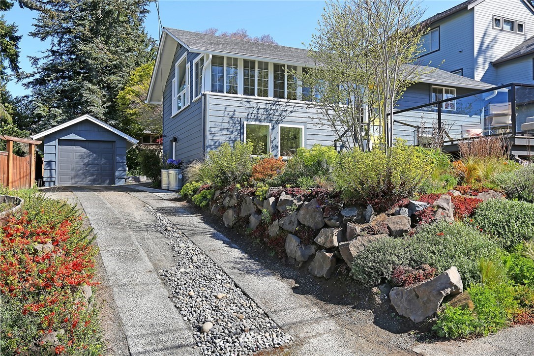 3726 Southwest Austin Street Seattle, WA 98126 - Photo 2 of 34 Gallery Image 2