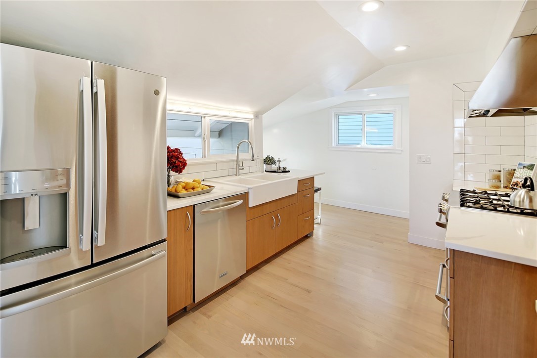 3726 Southwest Austin Street Seattle, WA 98126 - Photo 10 of 34 Gallery Image 10
