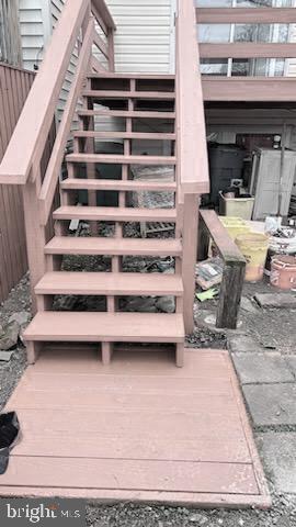 9119 Aspenpark Court Lorton, VA 22079 - Photo 29 of 32 a view of entryway with a front door