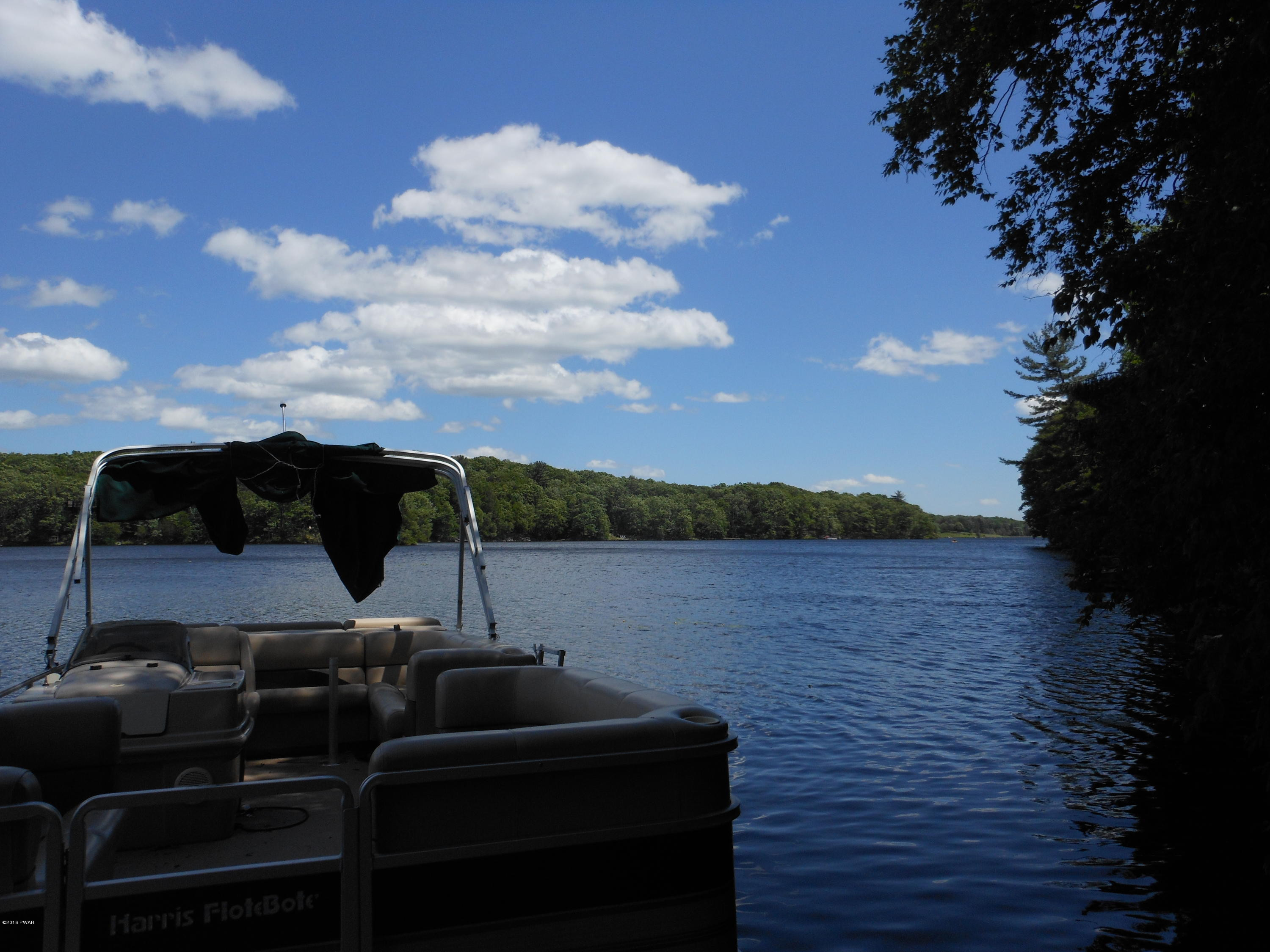 117 Heron Bay Road Hawley, PA 18428 - Photo 3 of 63