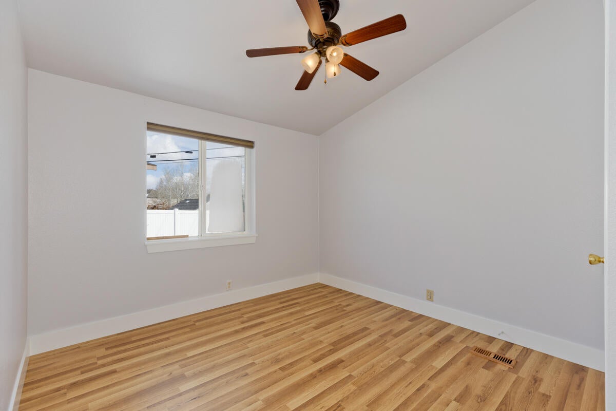 2356 Southwest Mariposa Loop Redmond, OR 97756 - Photo 20 of 33 Bedroom #2