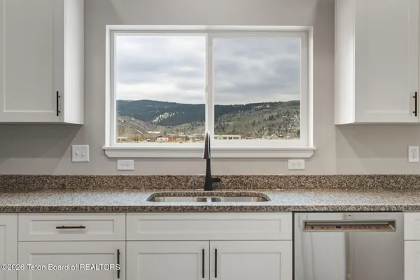 $715,000 | 211 East Birch Street, Unit 1, Victor, ID 83455