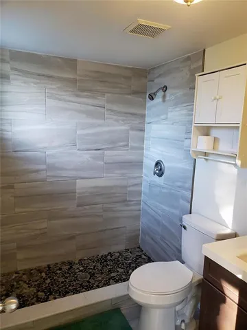 $1,595 | 15215 Amberly Drive, Unit 208, Tampa, FL 33647