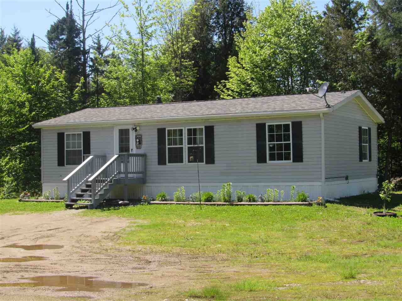 4698 Loop Road Troy, VT 05874 - Photo 3 of 26