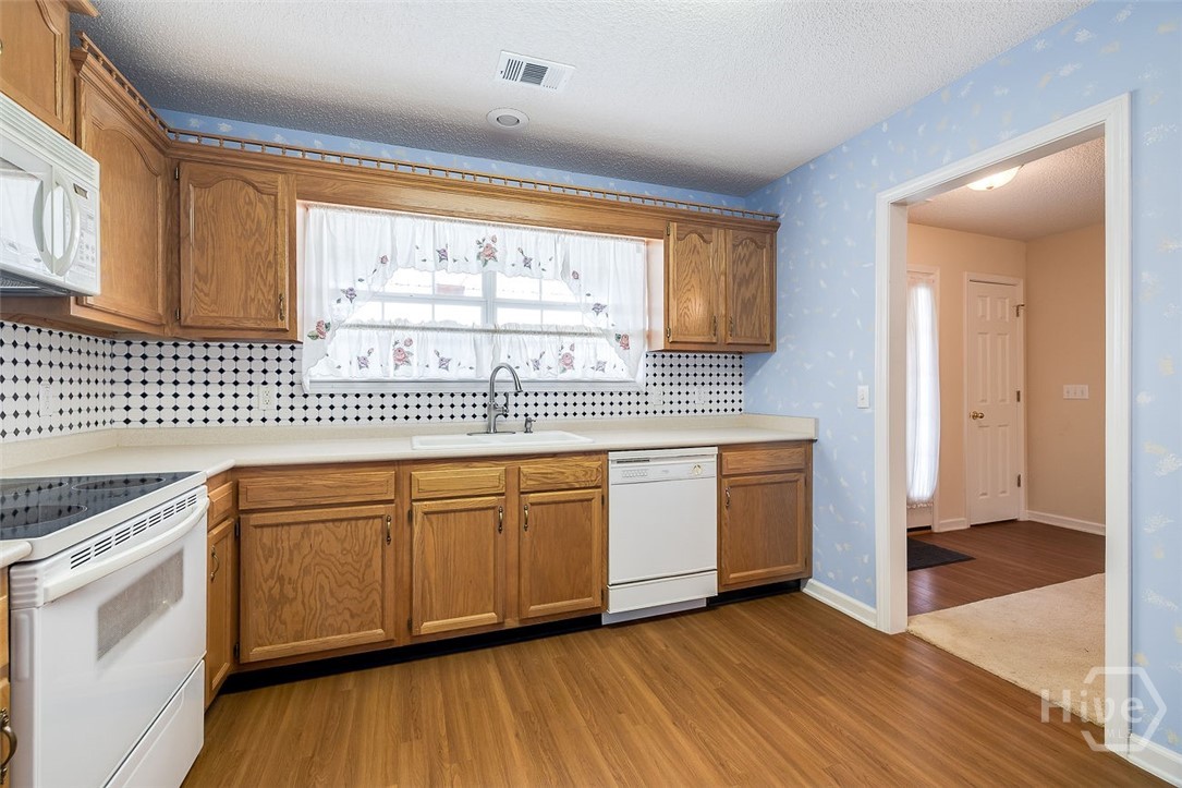 226 Oxford Circle Rincon, GA 31326 - Photo 9 of 21