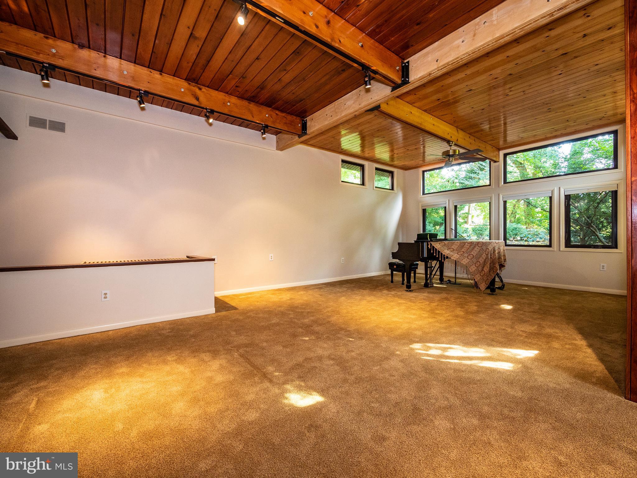 10124 Spring Pools Lane Columbia, MD 21044 - Photo 2 of 30 Huge living area with wood ceilings