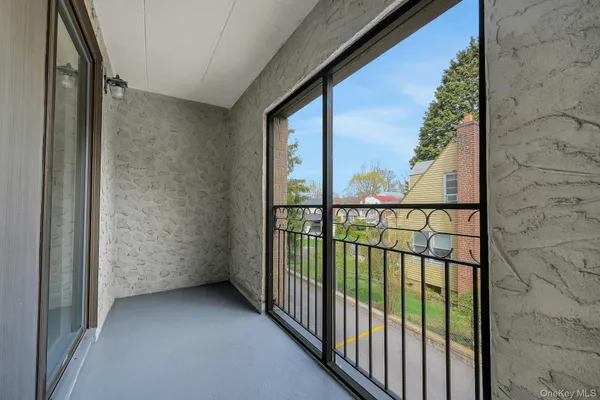 $2,500 | 2 Park Avenue, Unit 1B, Eastchester, NY 10709