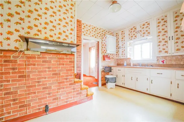 $240,000 | 208 Center Street, New Brighton, PA 15066