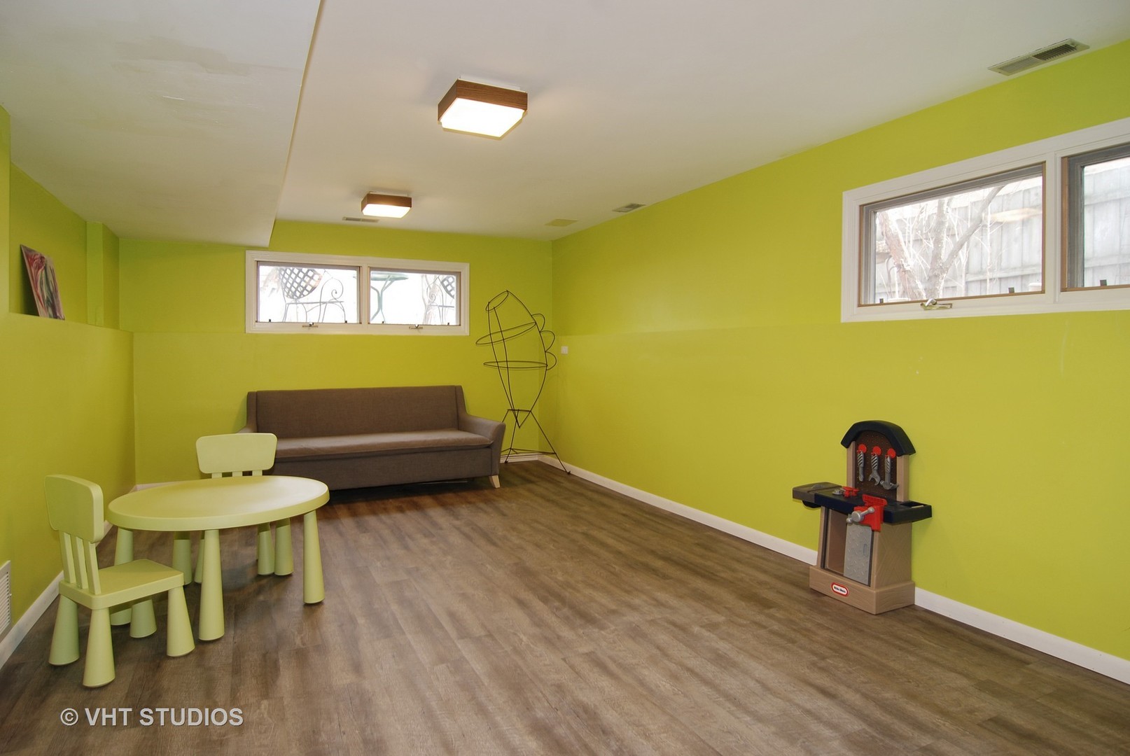 145 Woodside Road Riverside, IL 60546 - Photo 18 of 26 a living room with furniture and a wooden floor
