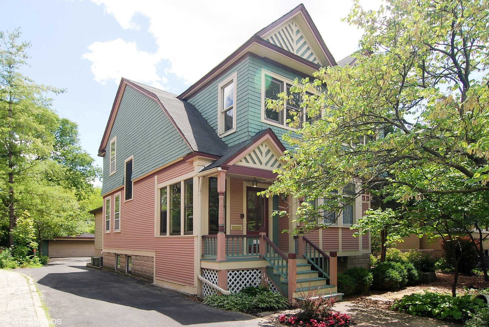 145 Woodside Road Riverside, IL 60546 - Photo 26 of 26 a front view of a house with garden
