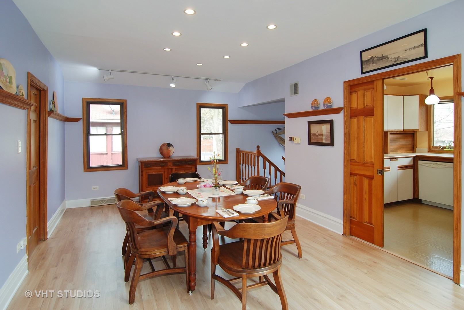 145 Woodside Road Riverside, IL 60546 - Photo 4 of 26 a dining room with furniture and window