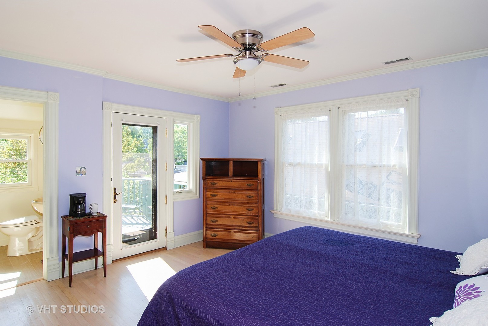 145 Woodside Road Riverside, IL 60546 - Photo 10 of 26 a bedroom with a bed and a window