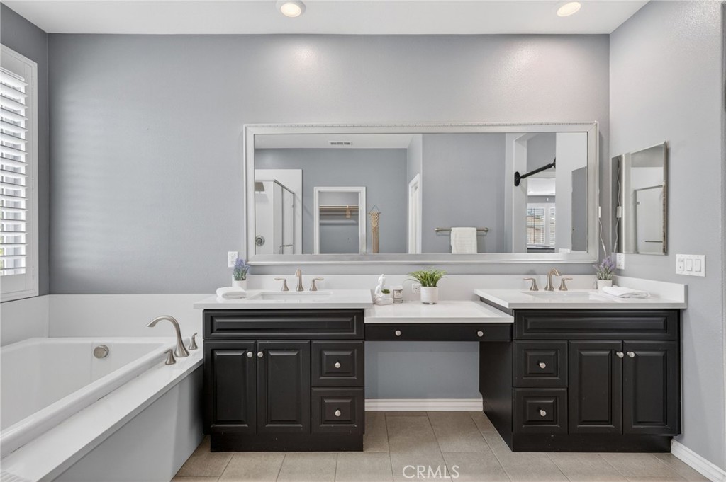 33320 Kilroy Road Temecula, CA 92592 - Photo 27 of 75 Primary Bath