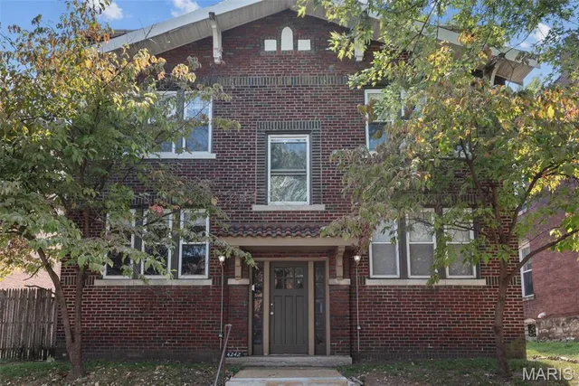 $615,000 | 4242 Botanical Avenue, St. Louis, MO 63110